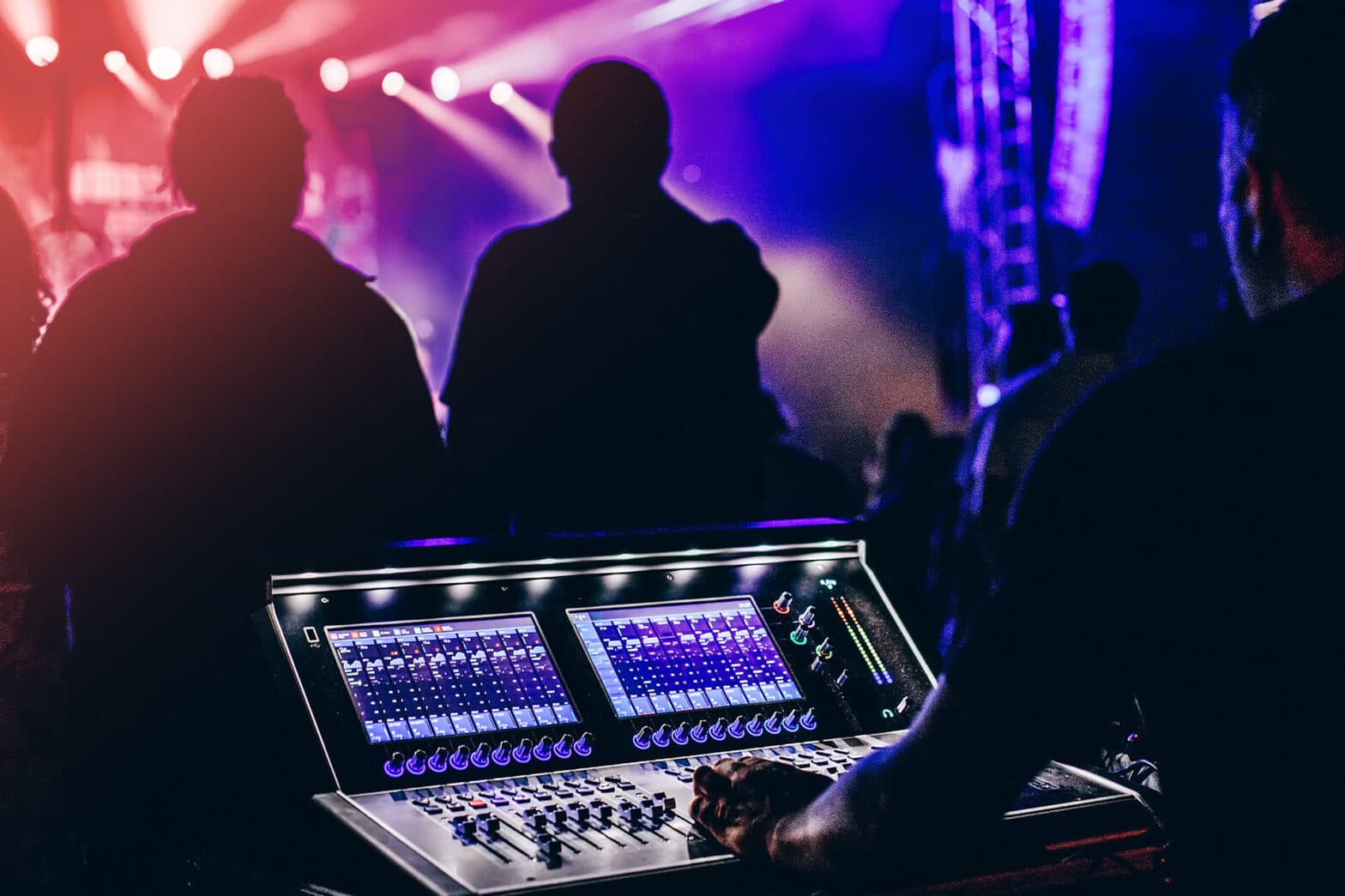 Discover what the best church livestreaming setup looks like!